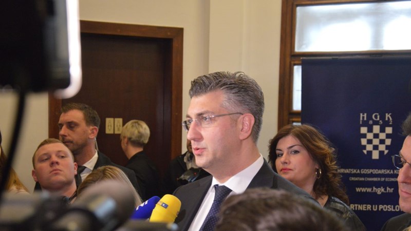 Predsjednik Vlade Plenković: Niti mene ni Vladu efemerna pitanja neće odvratiti od bitnoga, a to je gospodarski razvoj